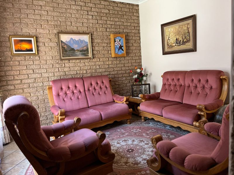 4 Bedroom House For Sale in Vanderbijlpark. - Photo 4