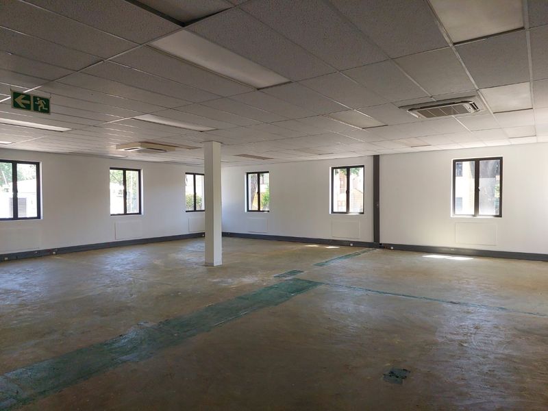 BLACK FRIDAY RENTAL DEAL – Premium Standalone Office in Rivonia CBD! - Photo 8