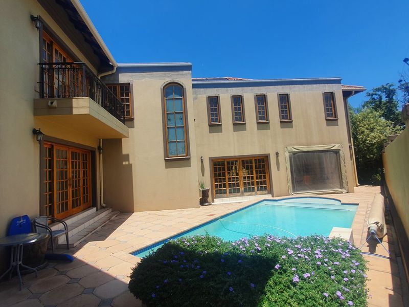 Newly built modern family home in Kensington - Photo 6