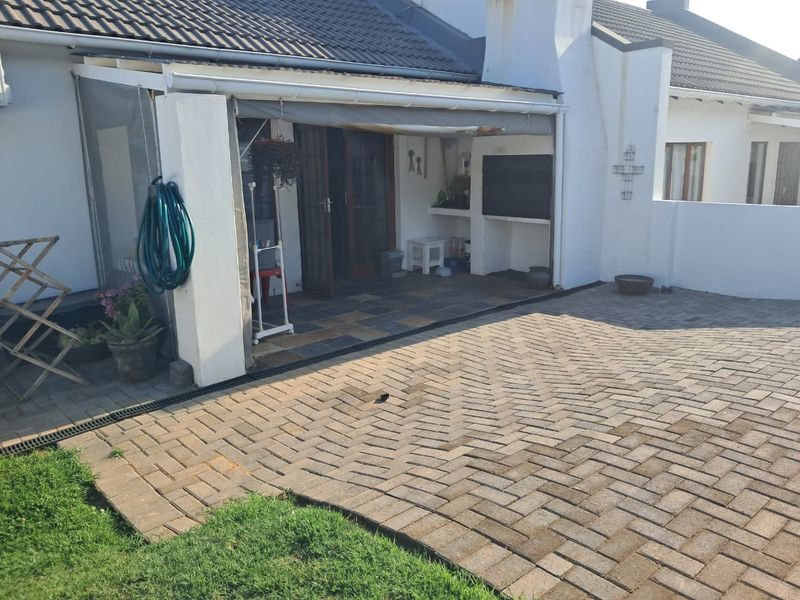 Move in Ready! - Photo 2