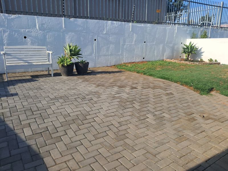 Move in Ready! - Photo 4