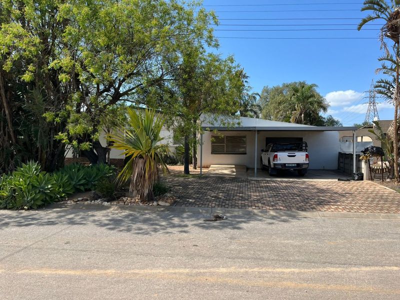 Perfect for families or those who love to entertain. - Photo 4