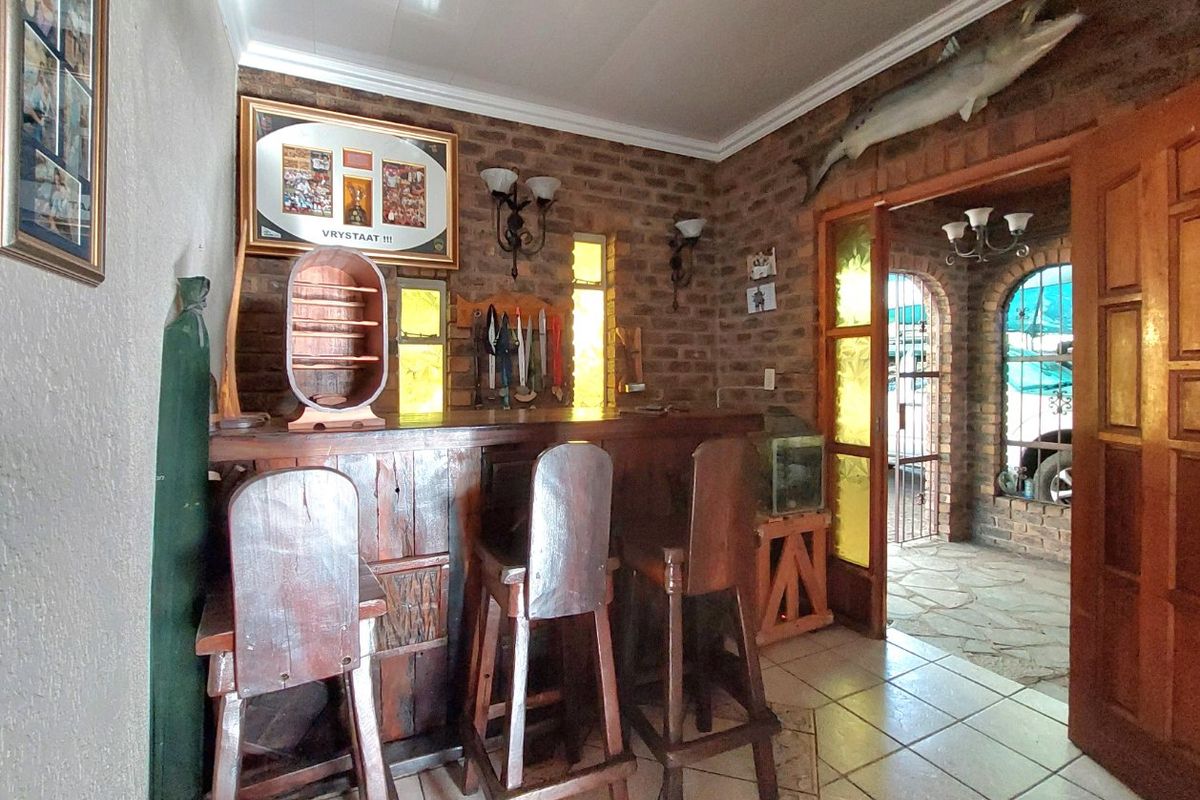 Charming Family Gem in Elandsrand, Brits  Don’t Miss Out! - Photo 3