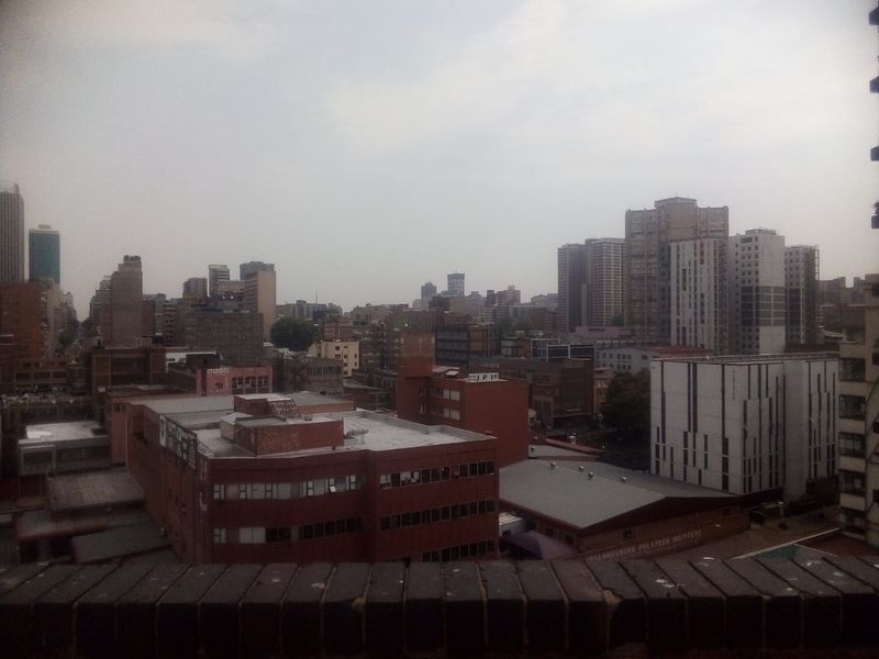 Spacious Doornfontein Block of Flats with Panoramic City Views, perfect for Student Accommodation - Photo 2