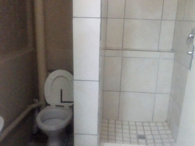 Spacious Doornfontein Block of Flats with Panoramic City Views, perfect for Student Accommodation - Photo 7