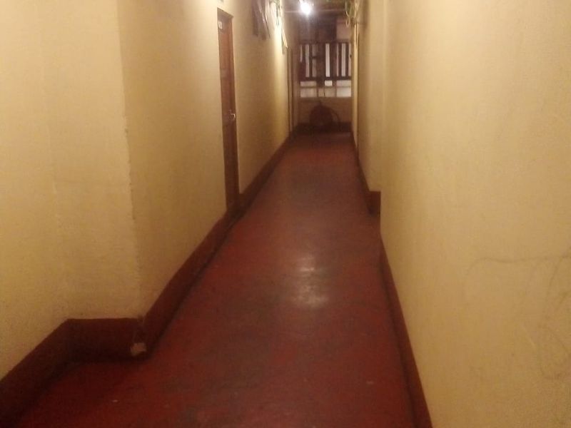 Spacious Doornfontein Block of Flats with Panoramic City Views, perfect for Student Accommodation - Photo 5