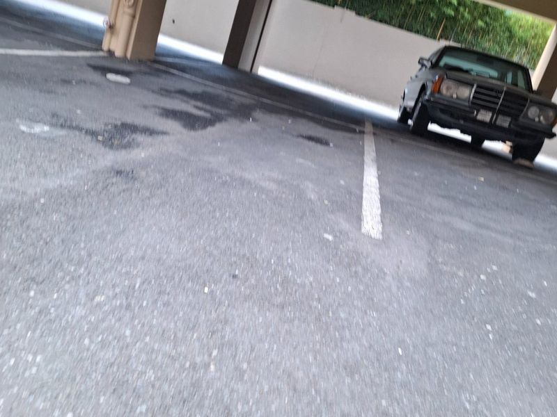 2 bedroom and 2 bathroom unit - Photo 5