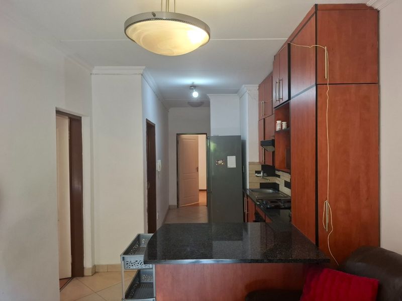 2 bedroom and 2 bathroom unit - Photo 8