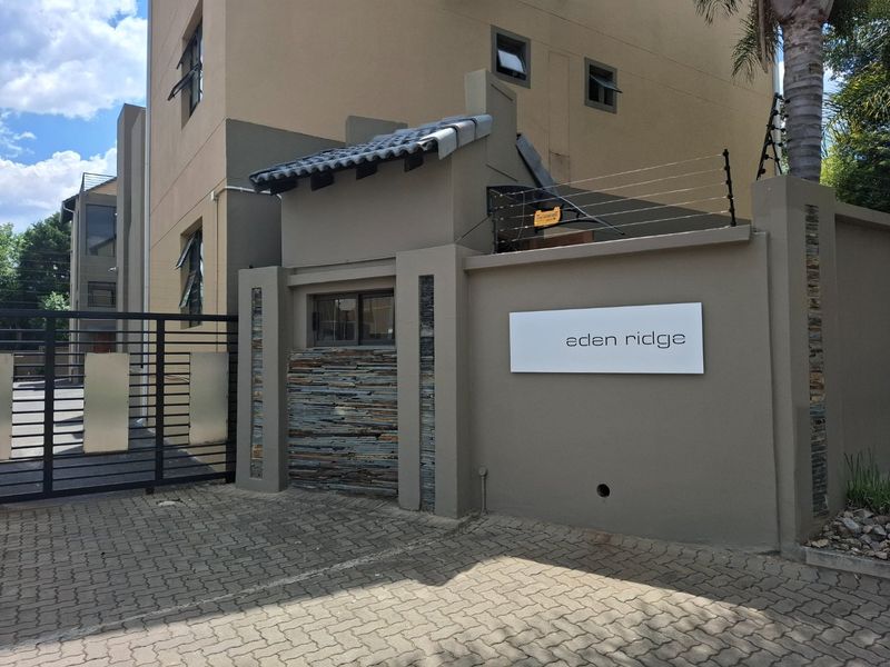 2 bedroom and 2 bathroom unit - Photo 3