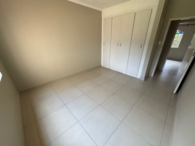 Elegant Family Home with Pool and Modern Amenities - Photo 8