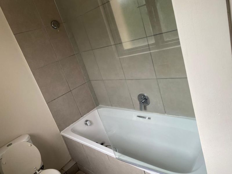 1 Bedroom, 1 Bathroom Apartment For Sale In Sherwood, Durban - Photo 7