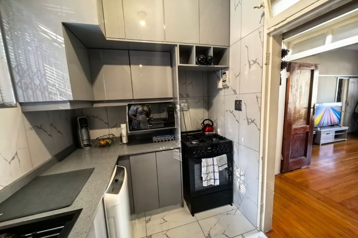 2.5 Bedrooms, 1.5 Bathrooms Apartment For Sale In Bulwer, Berea, Durban - Photo 3