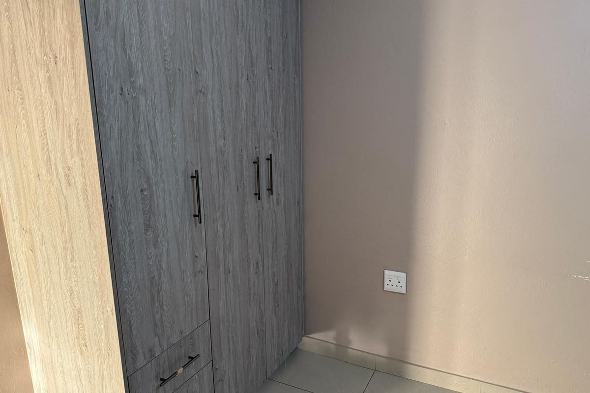 Neat as a Pin Family Home for Sale – Nirvana - Photo 4