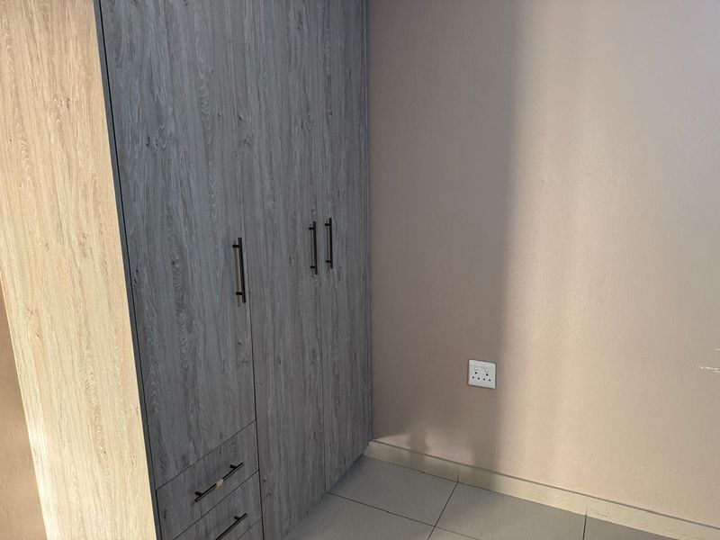 Neat as a Pin Family Home for Sale – Nirvana - Photo 4