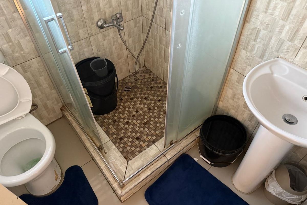 Neat as a Pin Family Home for Sale – Nirvana - Photo 5