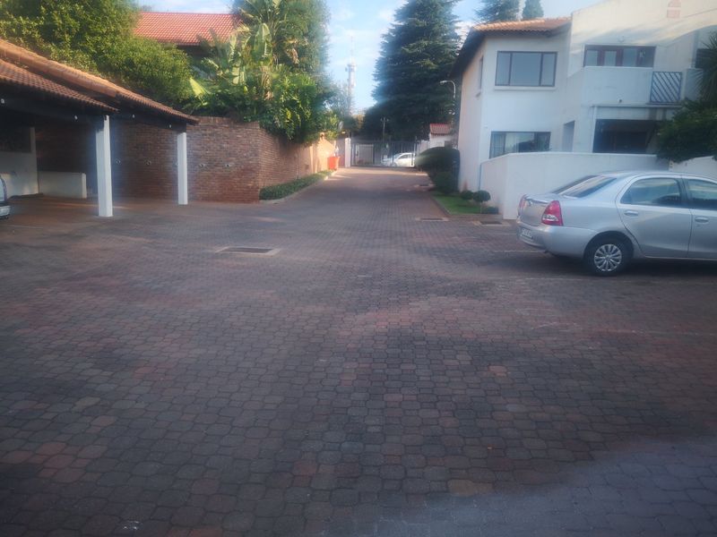 Serene 1-Bedroom Upstairs Unit in Secure Complex - Photo 5