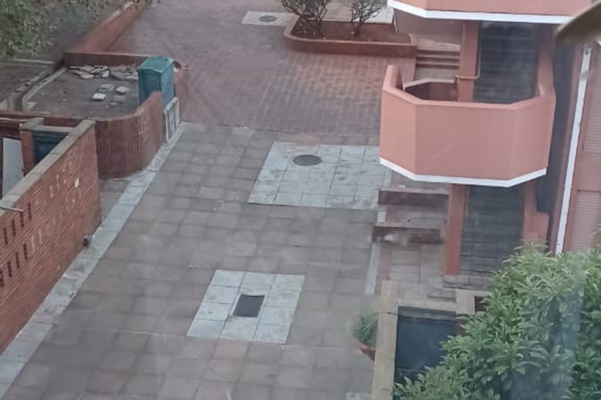 Spacious 2-Bedroom Upstairs Duplex Unit in Secure Jeppestown Complex - Photo 2