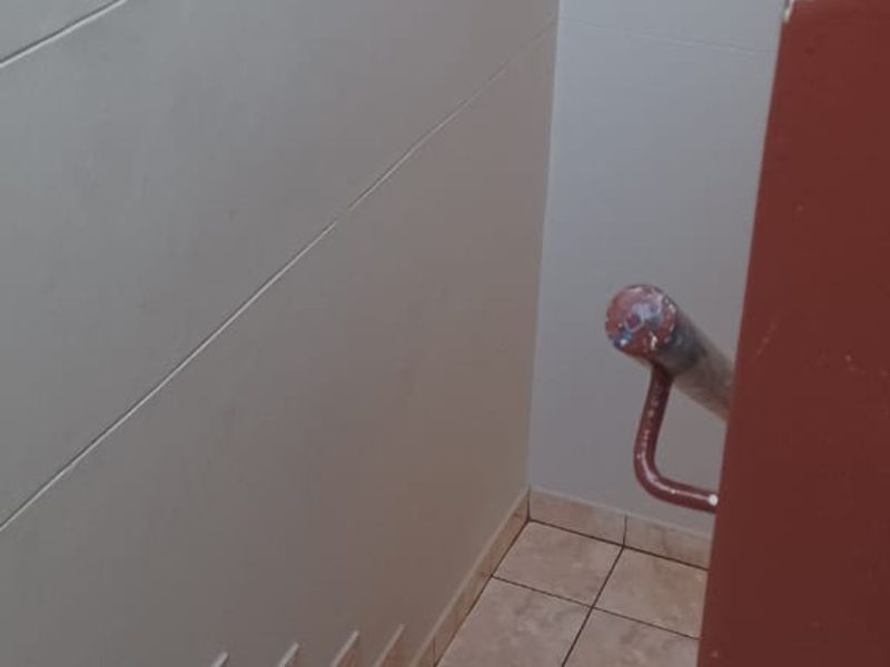 Spacious 2-Bedroom Upstairs Duplex Unit in Secure Jeppestown Complex - Photo 9