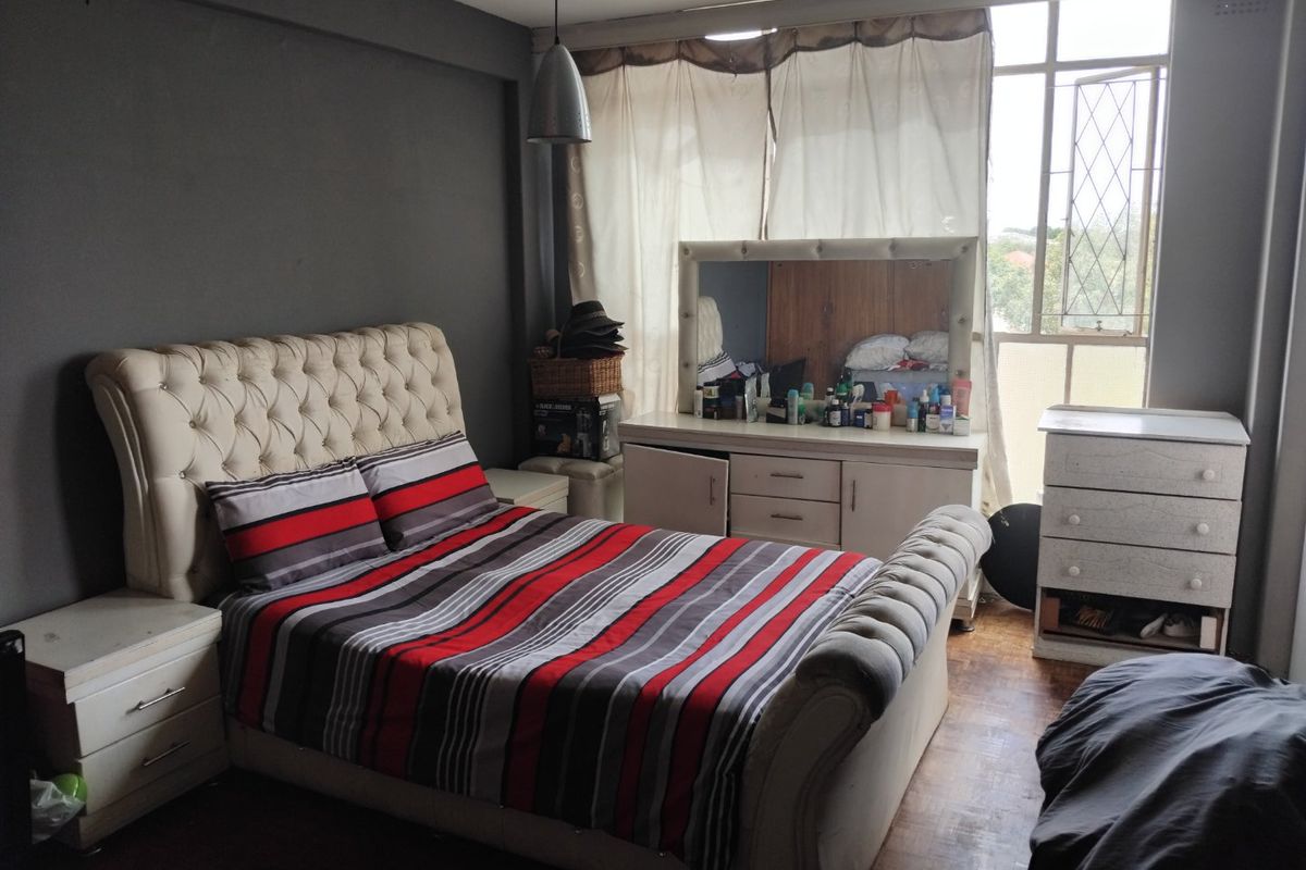 Spacious & Comfortable 2-Bedroom Unit in Lorentzville, Johannesburg - Photo 4