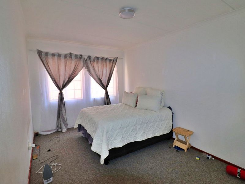 2 Bed Flat For Sale – Ground Floor Unit with Great Amenities - Photo 9