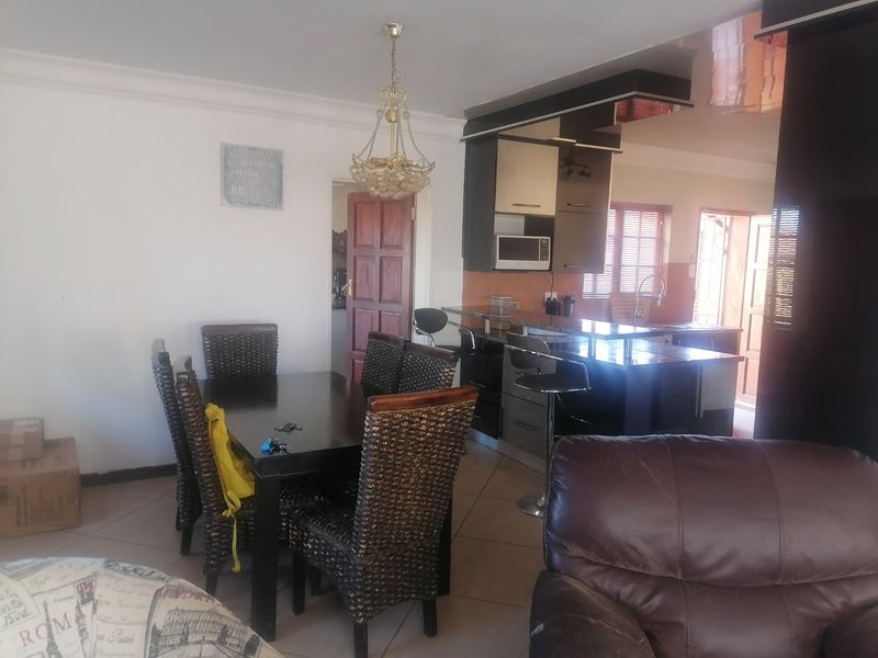 Stylish, Spacious & Secure — The Ideal Family Home Awaits - Photo 8