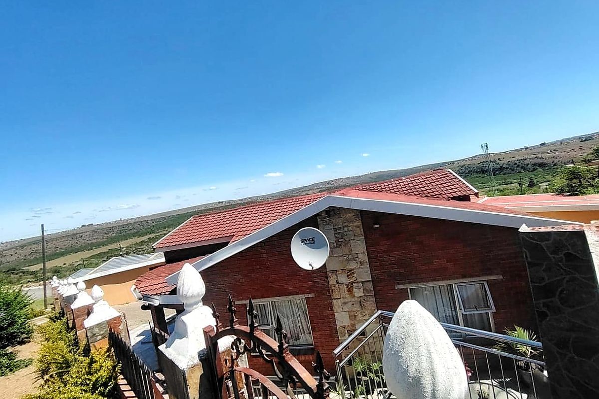 6 Bedroom House for Sale in ZWELITSHA - Photo 4