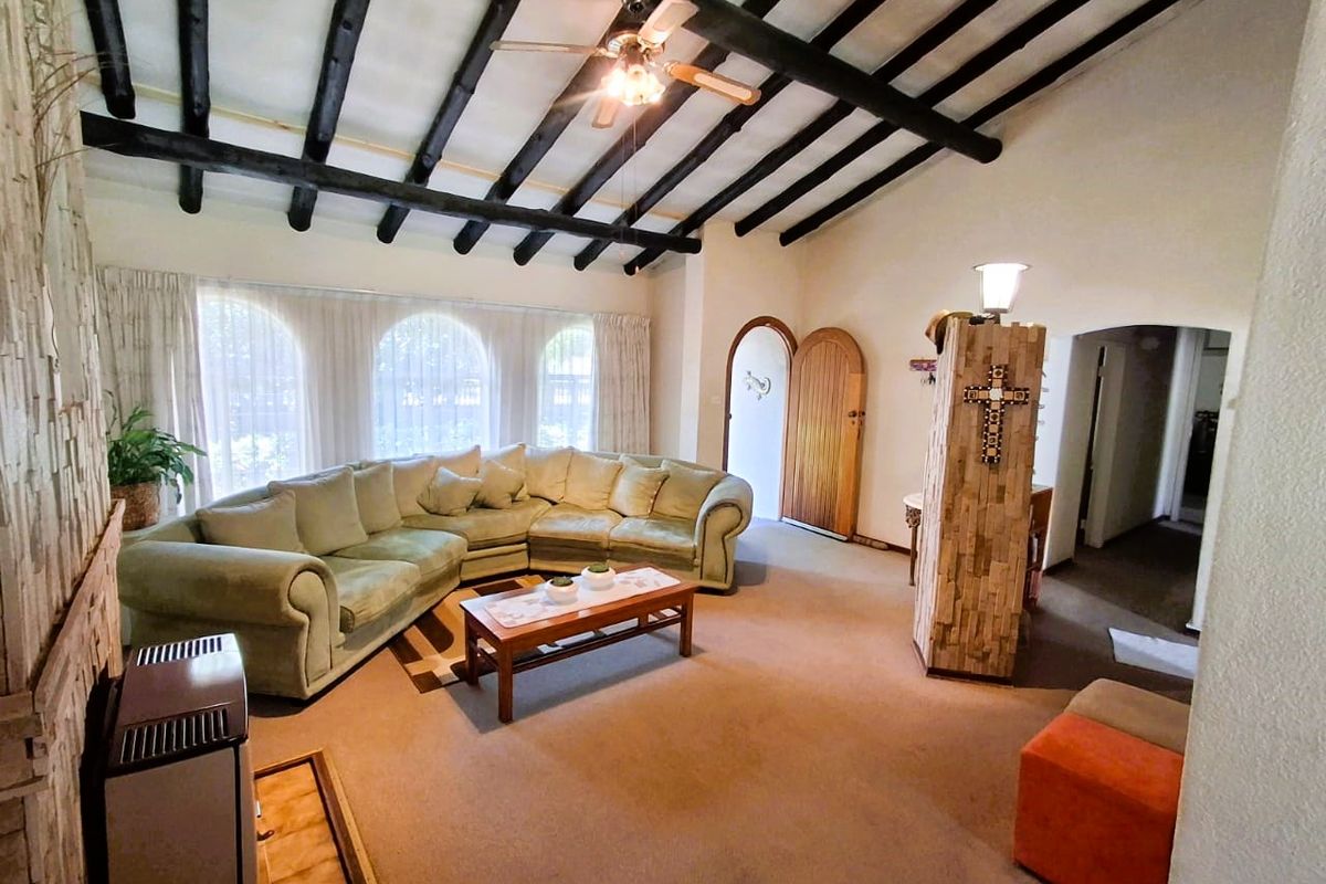 "Stunning 3-bedroom family home, priced to sell, located in the highly sought-after Vaalpark - Photo 3