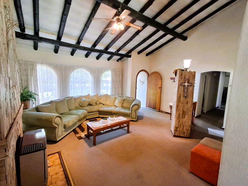 "Stunning 3-bedroom family home, priced to sell, located in the highly sought-after Vaalpark - Photo 3