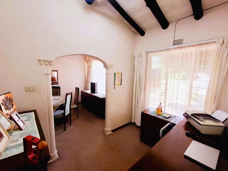 "Stunning 3-bedroom family home, priced to sell, located in the highly sought-after Vaalpark - Photo 7