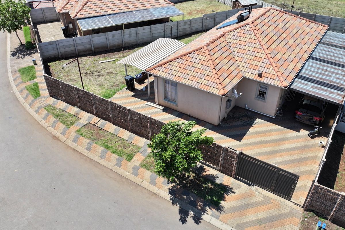 Spacious 4Bedroom House for Sale in Sky City - Photo 2