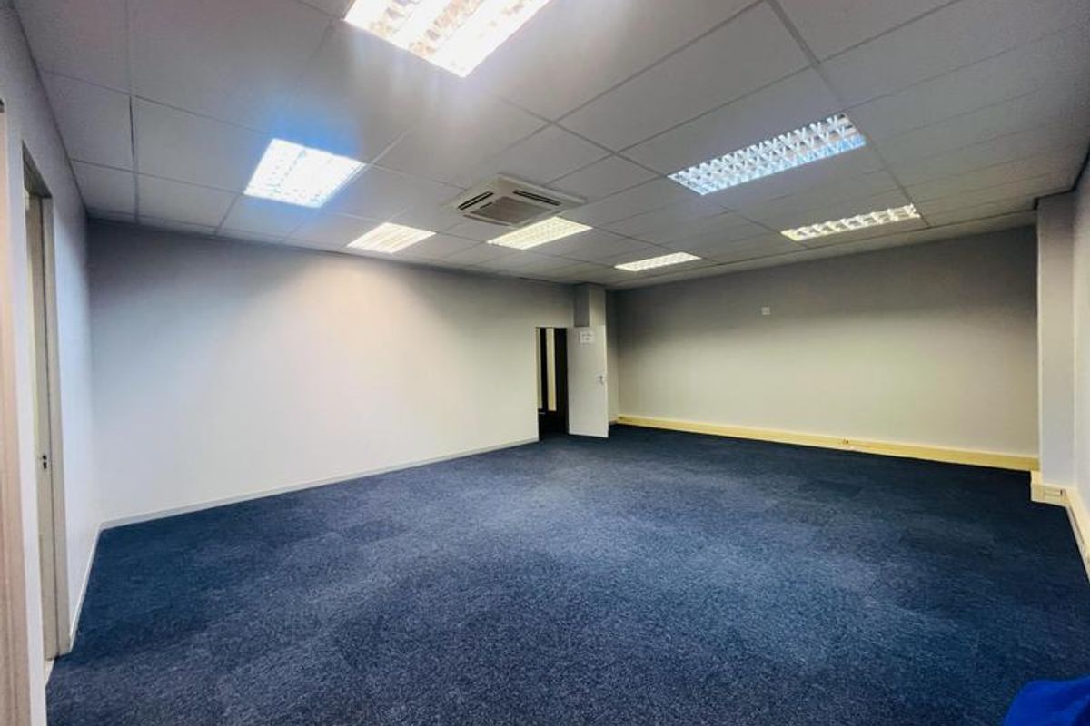 Prime Office Space for Rent in Horizon View Shopping Centre, Roodepoort - Photo 5