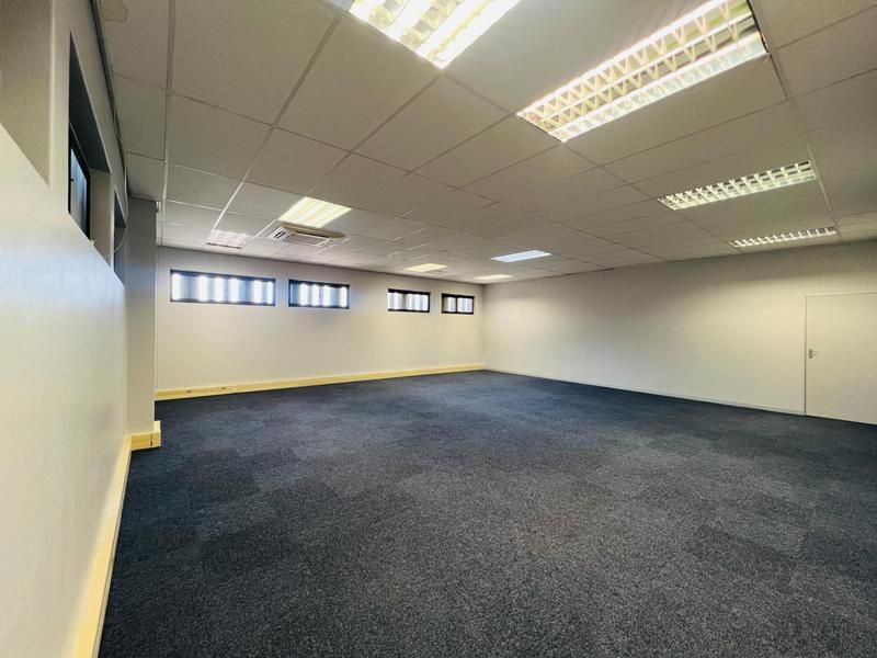 Prime Office Space for Rent in Horizon View Shopping Centre, Roodepoort - Photo 9