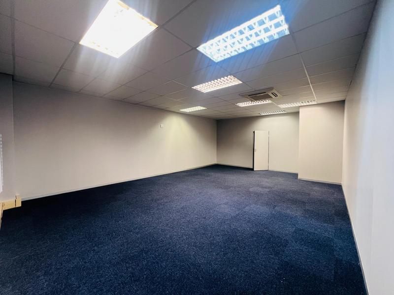 Prime Office Space for Rent in Horizon View Shopping Centre, Roodepoort - Photo 8