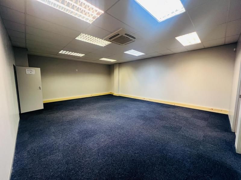 Prime Office Space for Rent in Horizon View Shopping Centre, Roodepoort - Photo 6