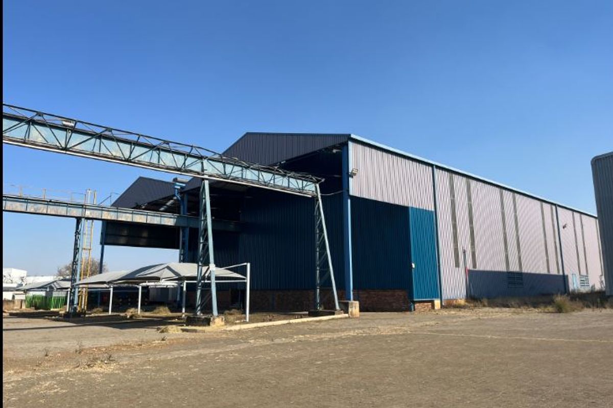 For Sale: Grade-Details Industrial Warehouse – Wadeville, Germiston - Photo 5