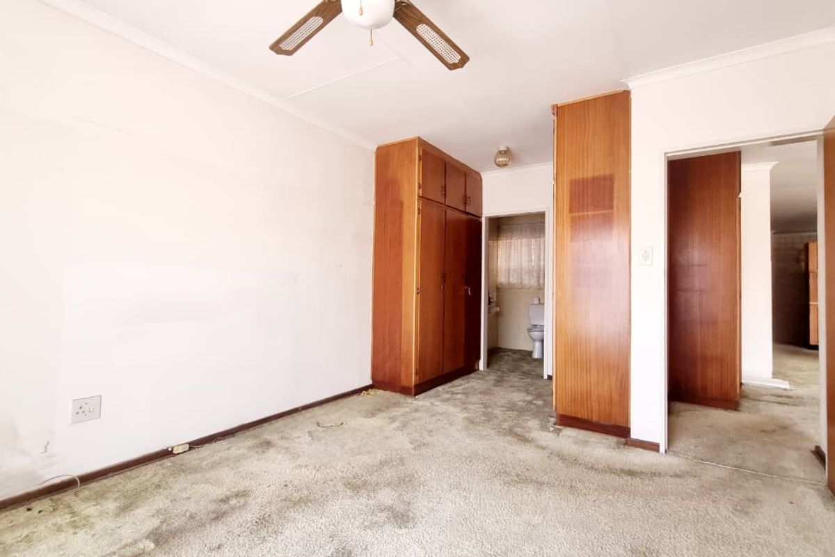 Security Living Awaits: Stunning 2-Bedroom Brick Townhouse in Three Rivers. - Photo 3