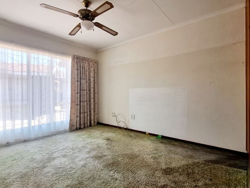 Security Living Awaits: Stunning 2-Bedroom Brick Townhouse in Three Rivers. - Photo 10