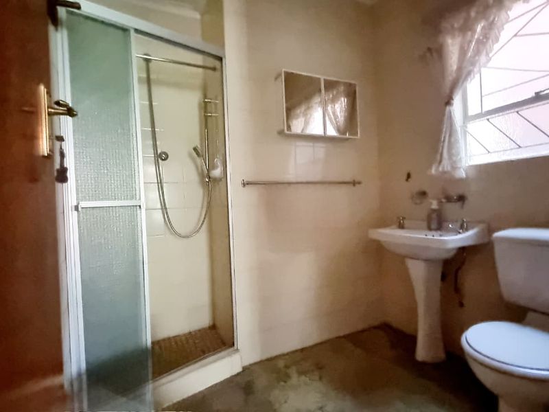 Security Living Awaits: Stunning 2-Bedroom Brick Townhouse in Three Rivers. - Photo 6