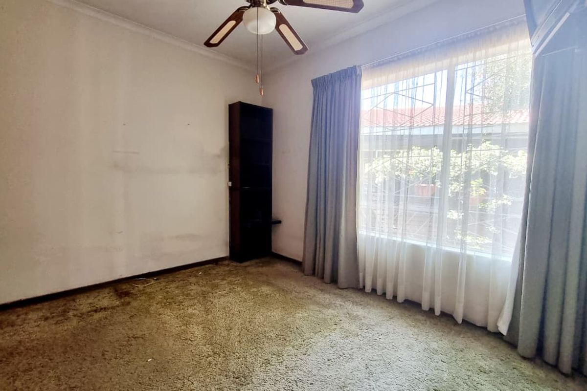 Stunning 2-Bedroom Brick Townhouse in Three Rivers. - Photo 4