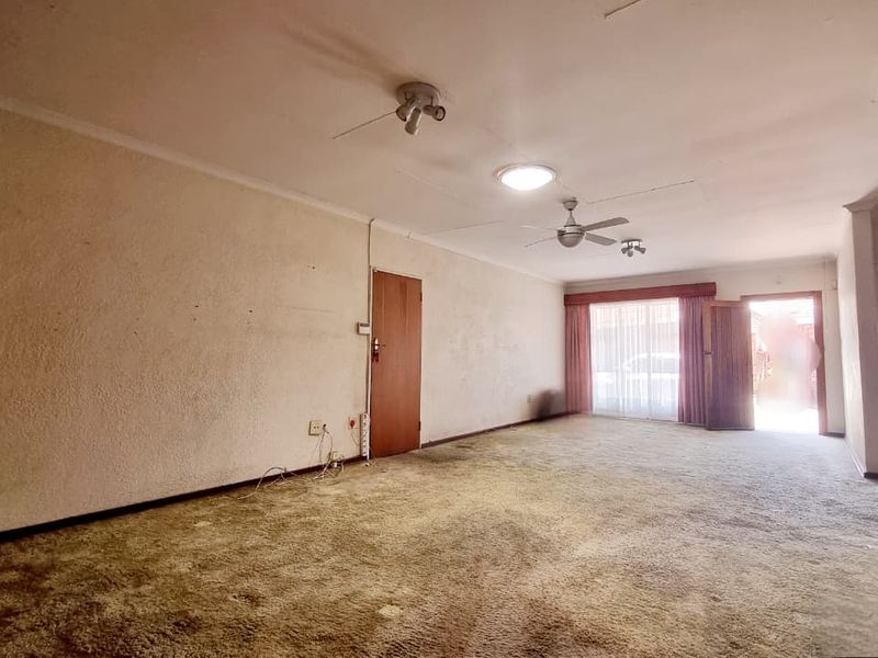 Stunning 2-Bedroom Brick Townhouse in Three Rivers. - Photo 9