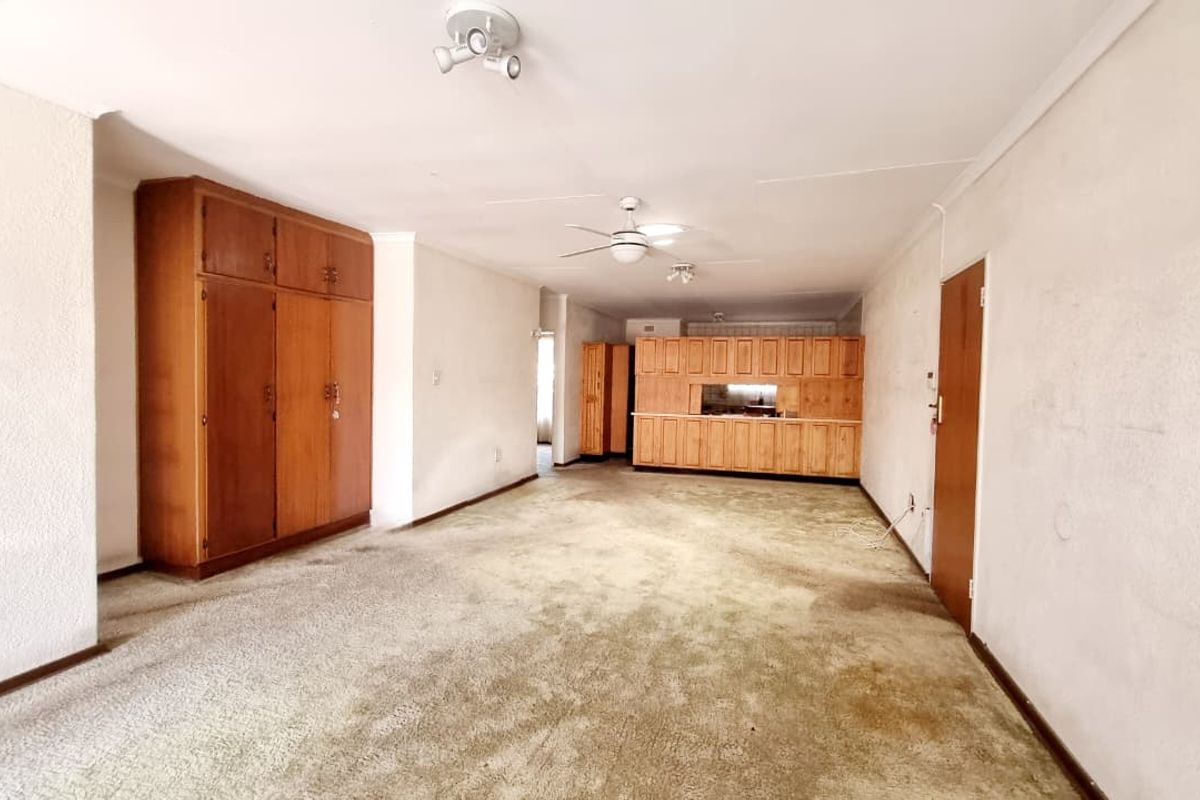 Stunning 2-Bedroom Brick Townhouse in Three Rivers. - Photo 2