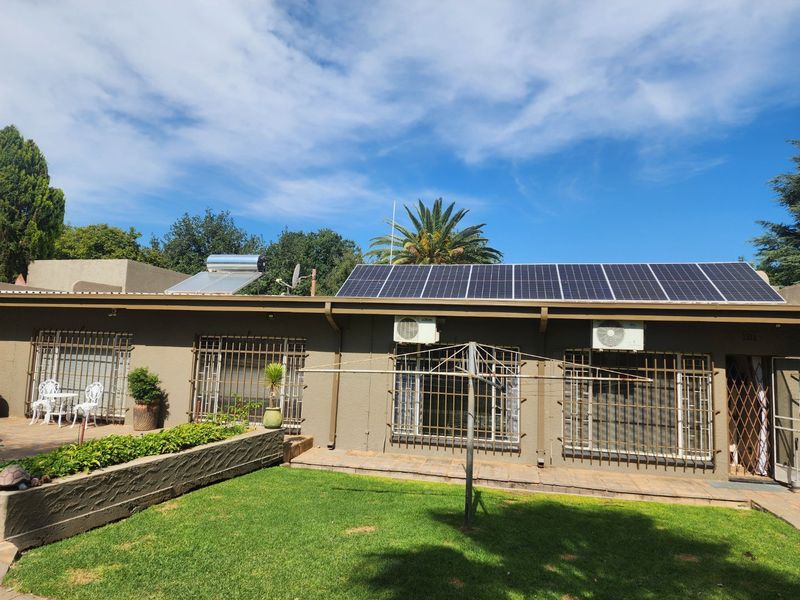 Ultimate Off-the-Grid Entertainer's Dream House! - Photo 3