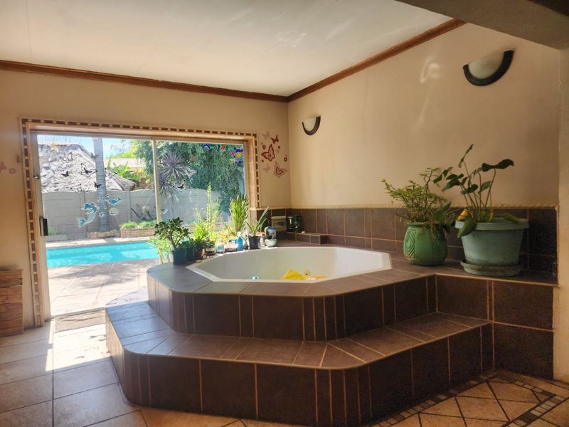 Ultimate Off-the-Grid Entertainer's Dream House! - Photo 8