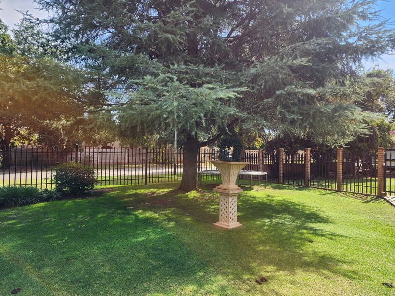 Ultimate Off-the-Grid Entertainer's Dream House! - Photo 2