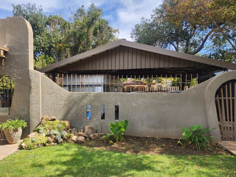 Ultimate Off-the-Grid Entertainer's Dream House! - Photo 4