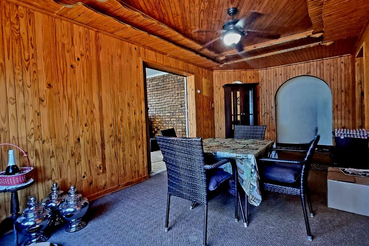 Luxurious 3-Bedroom Sandstone Haven in Waldrift - Photo 5