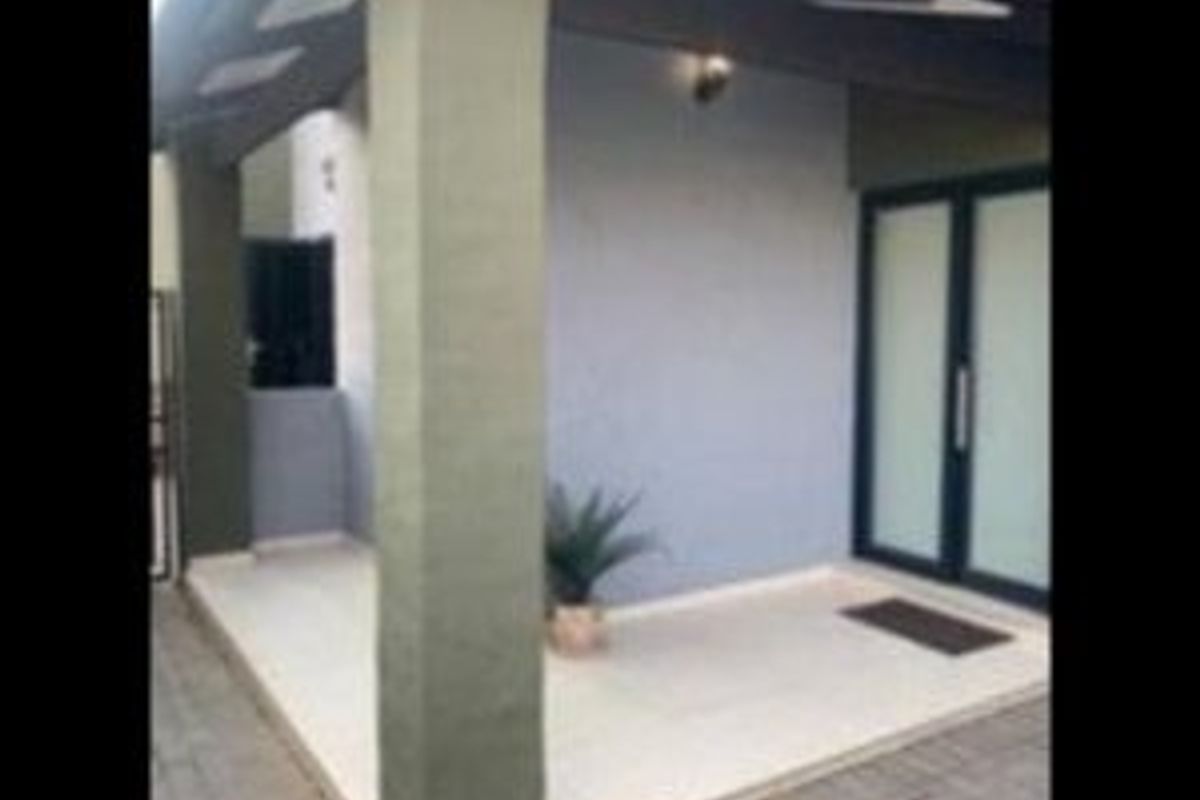 MODERN FAMILY HOME! - Photo 2