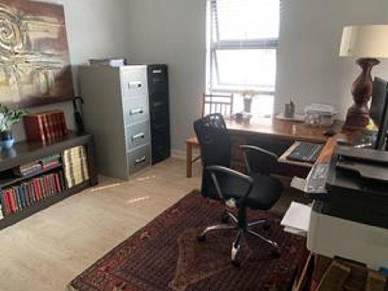 MODERN FAMILY HOME! - Photo 10