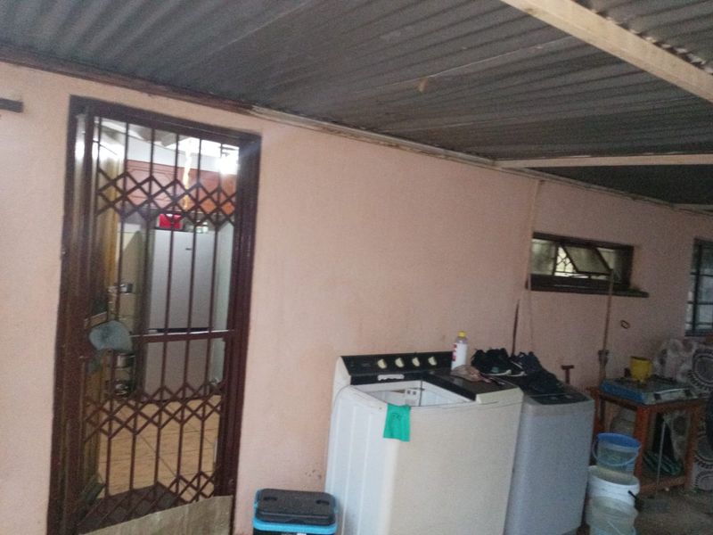 2 bedroom house in MOTHUTLUNG-A - Photo 4