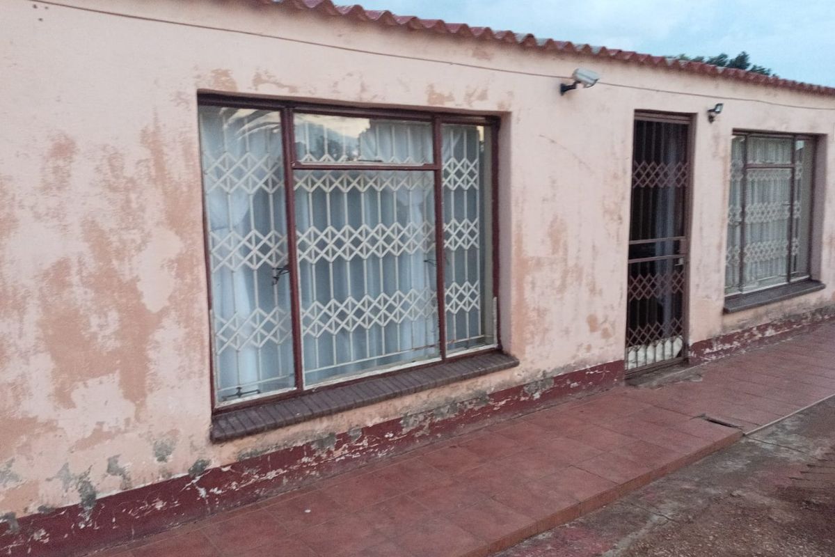 2 bedroom house in MOTHUTLUNG-A - Photo 2